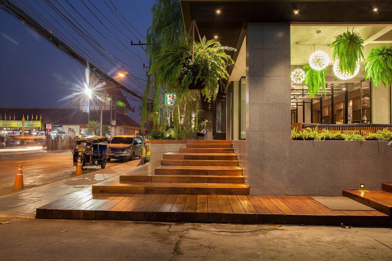 Bossotel Chiang Mai Exterior photo